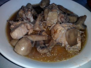 pollo con champiñones