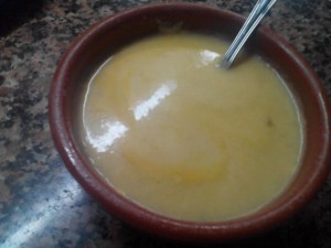 crema de hojas de coliflor